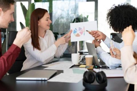 How High-Performing Teams Turn Leads Into Long-Term Customers